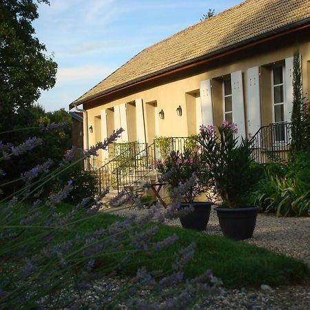 Les Communs Du Manoir Apartman Écully Kültér fotó